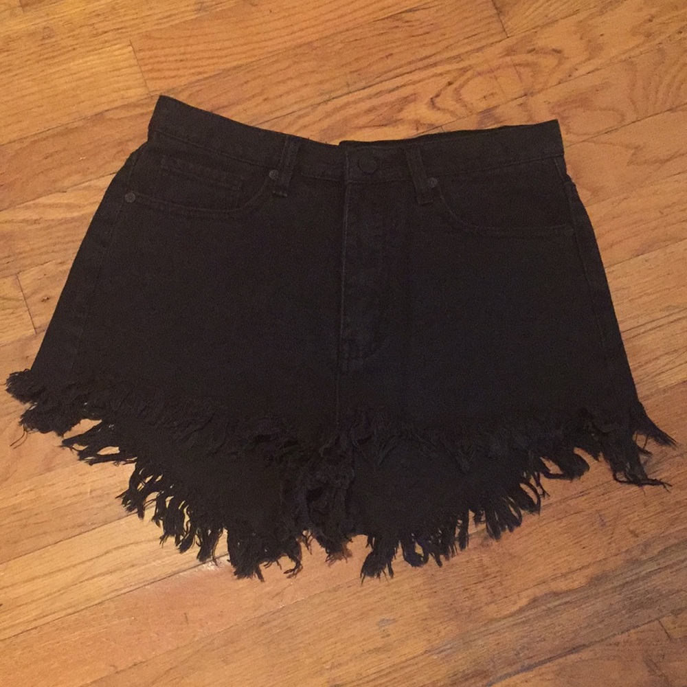 Sexy UNIF Hi-Waisted Blk Cut Off Frayed Shorts 28